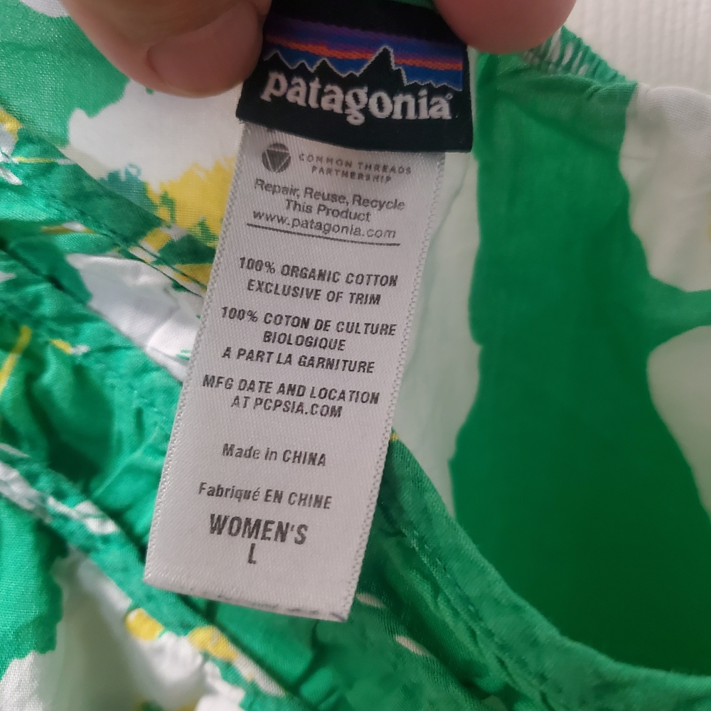 Patagonia‎ Green and White Camisole with Tropical Print - Picture 3 of 5